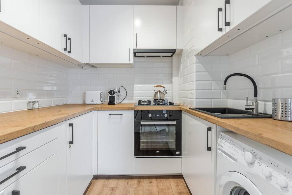 Uroczy Apartament 2 Pokoje - 10 Min Do Morza! Gdansk Luaran gambar